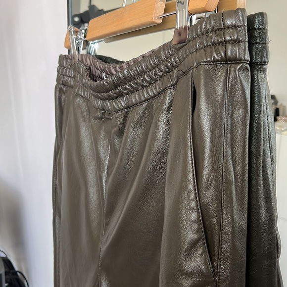 Aritzia Babaton faux leather pants. Size 8. - Picture 2 of 3